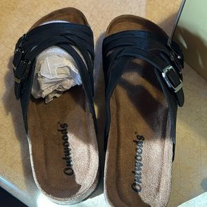 Woman's slide on sandal